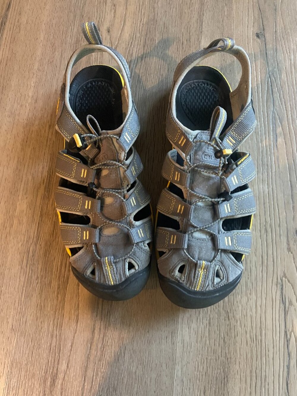 KEEN Newport H2 Men’s Sandals US 10.5 Gray Yellow Closed Toe Hiking Water!